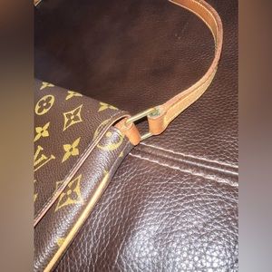 Louis Vuitton Womens
Musette Tango Short Brown
Monogram Canvas Shoulder